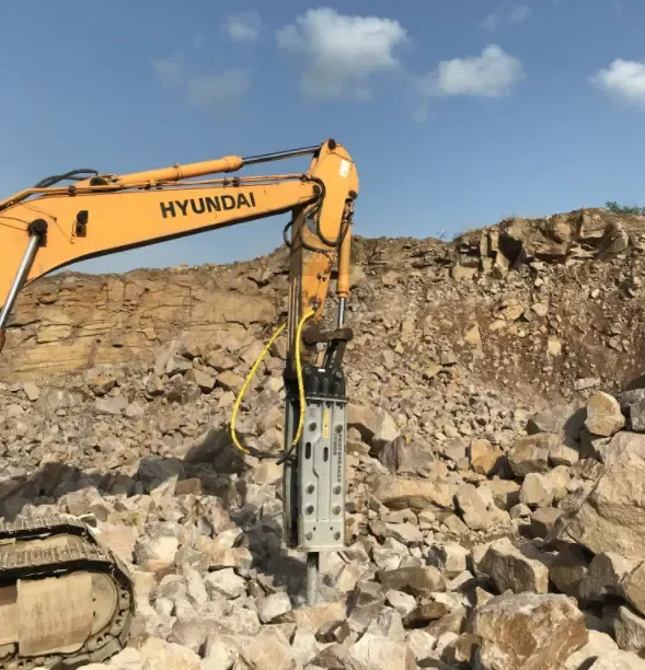 Экскаватор с гидромолотом ProfBreaker