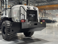 Фронтальный погрузчик PB30. Вид сзади