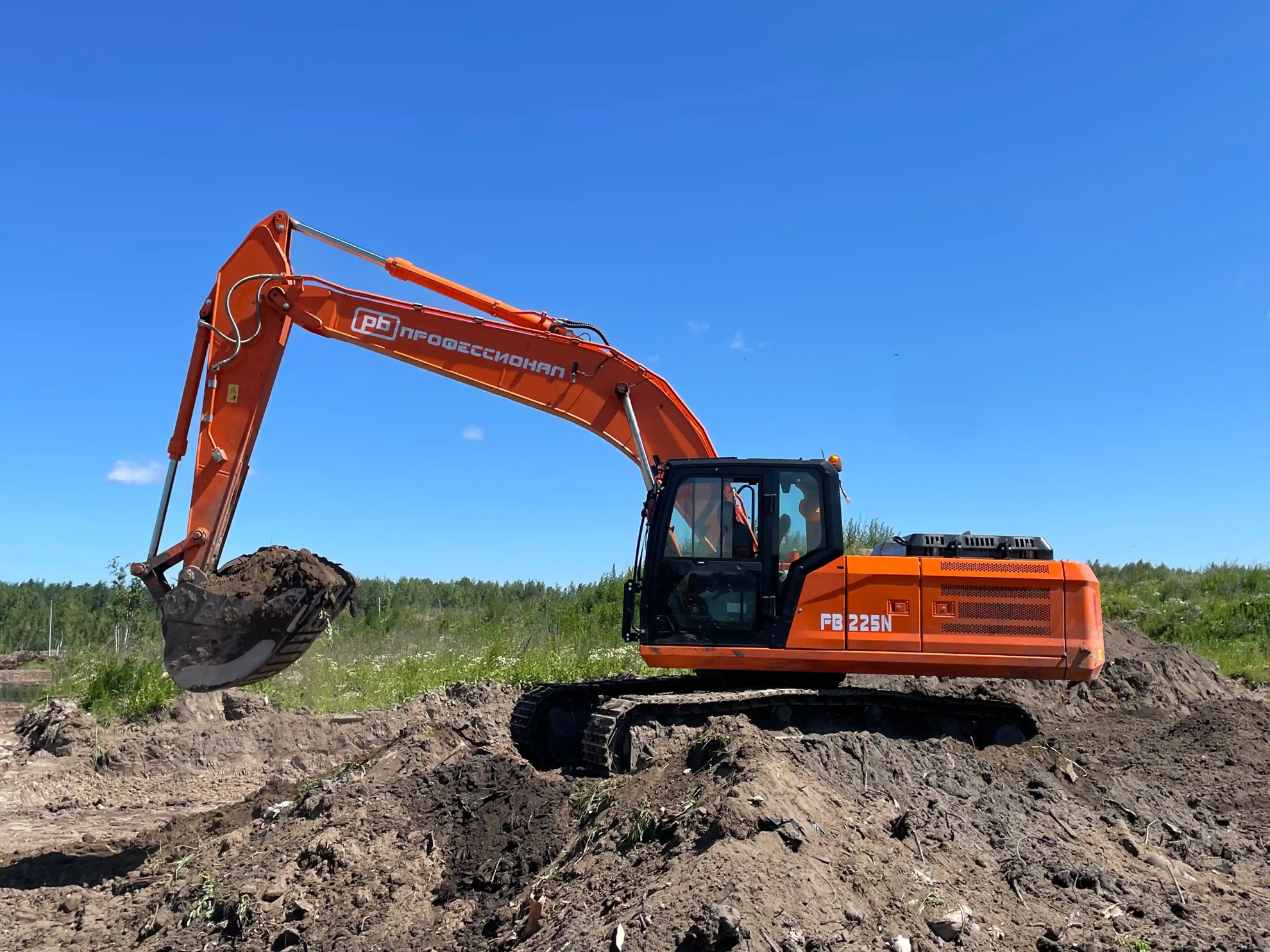 Экскаватор Профессионал PB225N, Габаритный экскаватор Профессионал, Гусеничный экскаватор Профессионал Экскаватор Профессионал PB225N, Габаритный экскаватор Профессионал, Гусеничный экскаватор Профессионал