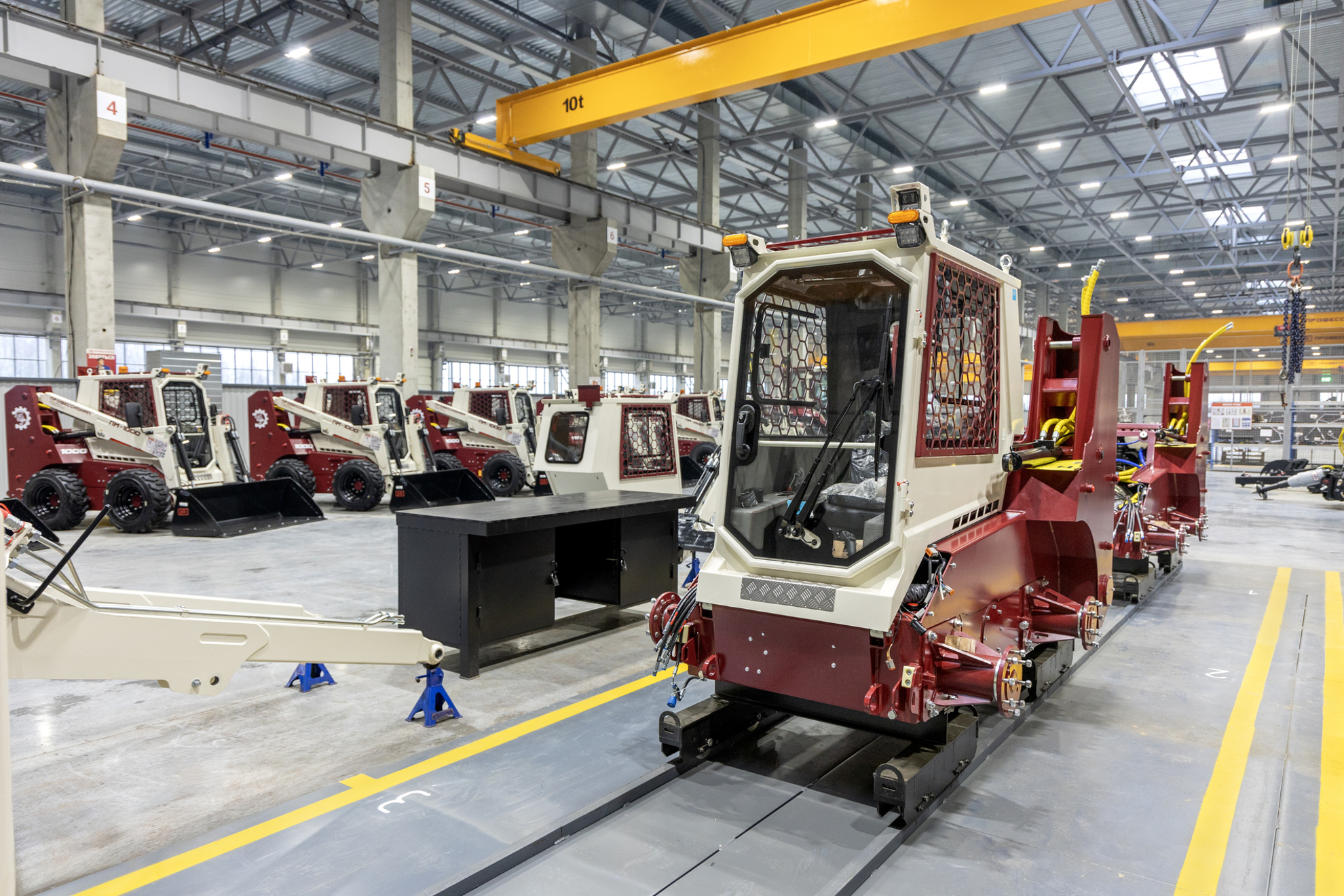 Купить мини-погрузчик Профессионал, ПМ-1000, Мини-погрузчик с бортовым поворотом