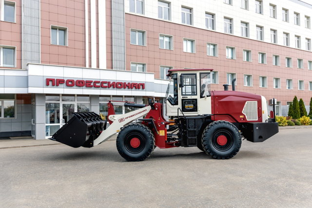 Фронтальный погрузчик Профессионал PB30 грузоподъемностью до 3500 кг, увеличенным объемом ковша, двигателем WEICHAI