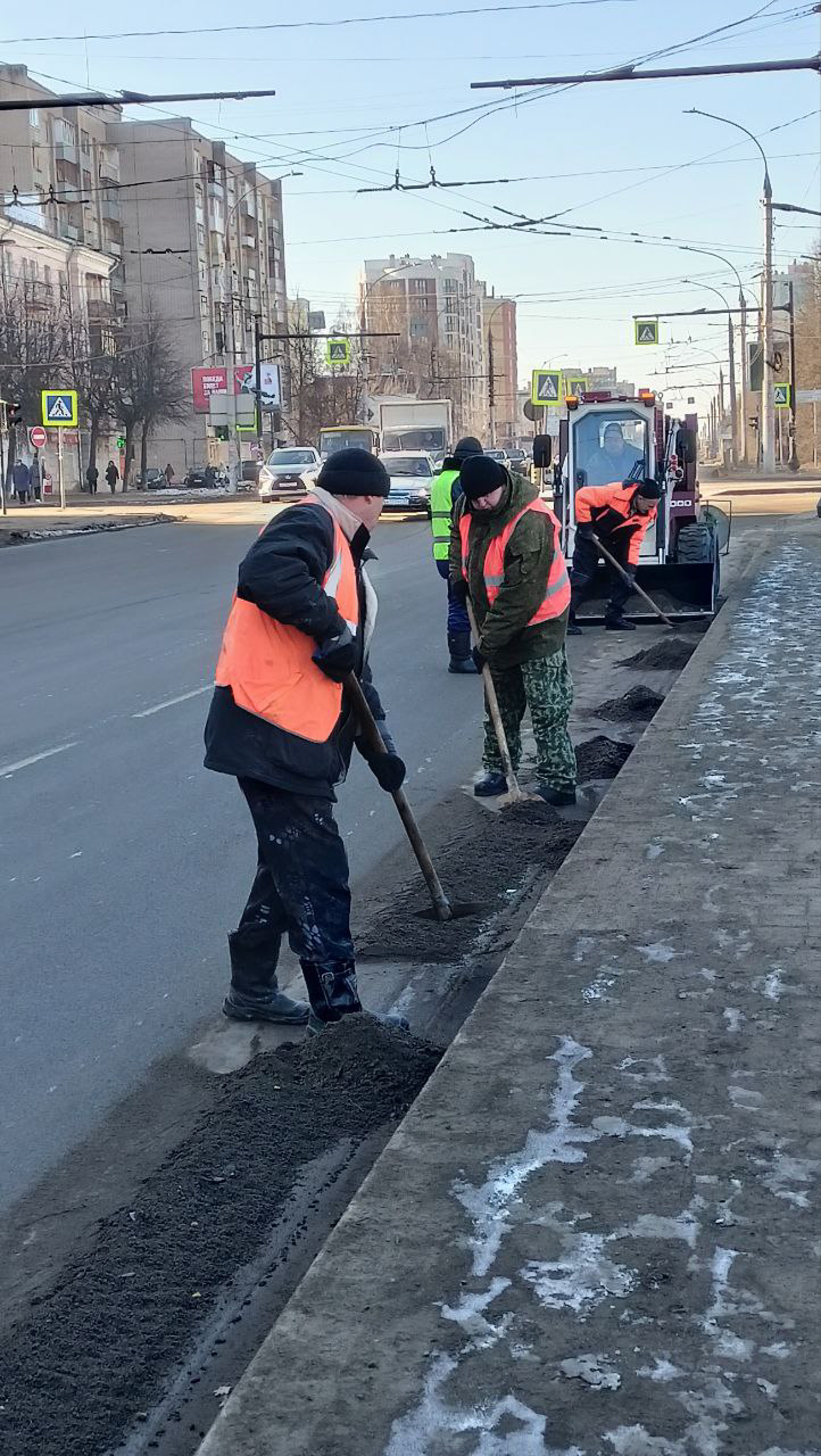 Уборка главных проспектов города, вместе с Профессионал ПМ-1000! 