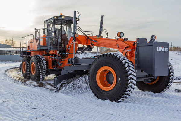 UMG разработала самый тяжелый автогрейдер в России