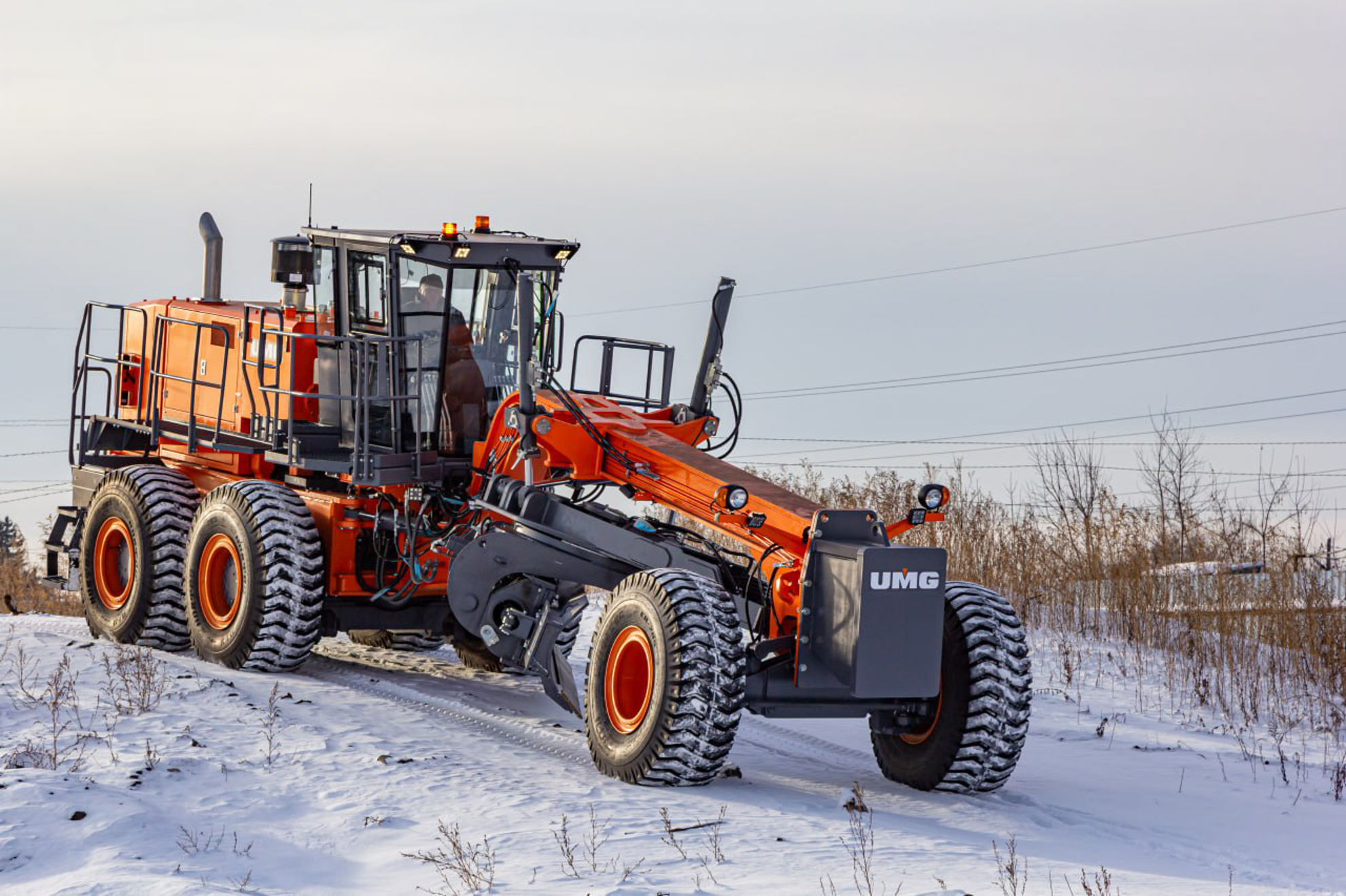 UMG разработала самый тяжелый автогрейдер в России UMG разработала самый тяжелый автогрейдер в России